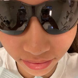 Meet your Posher, Perla